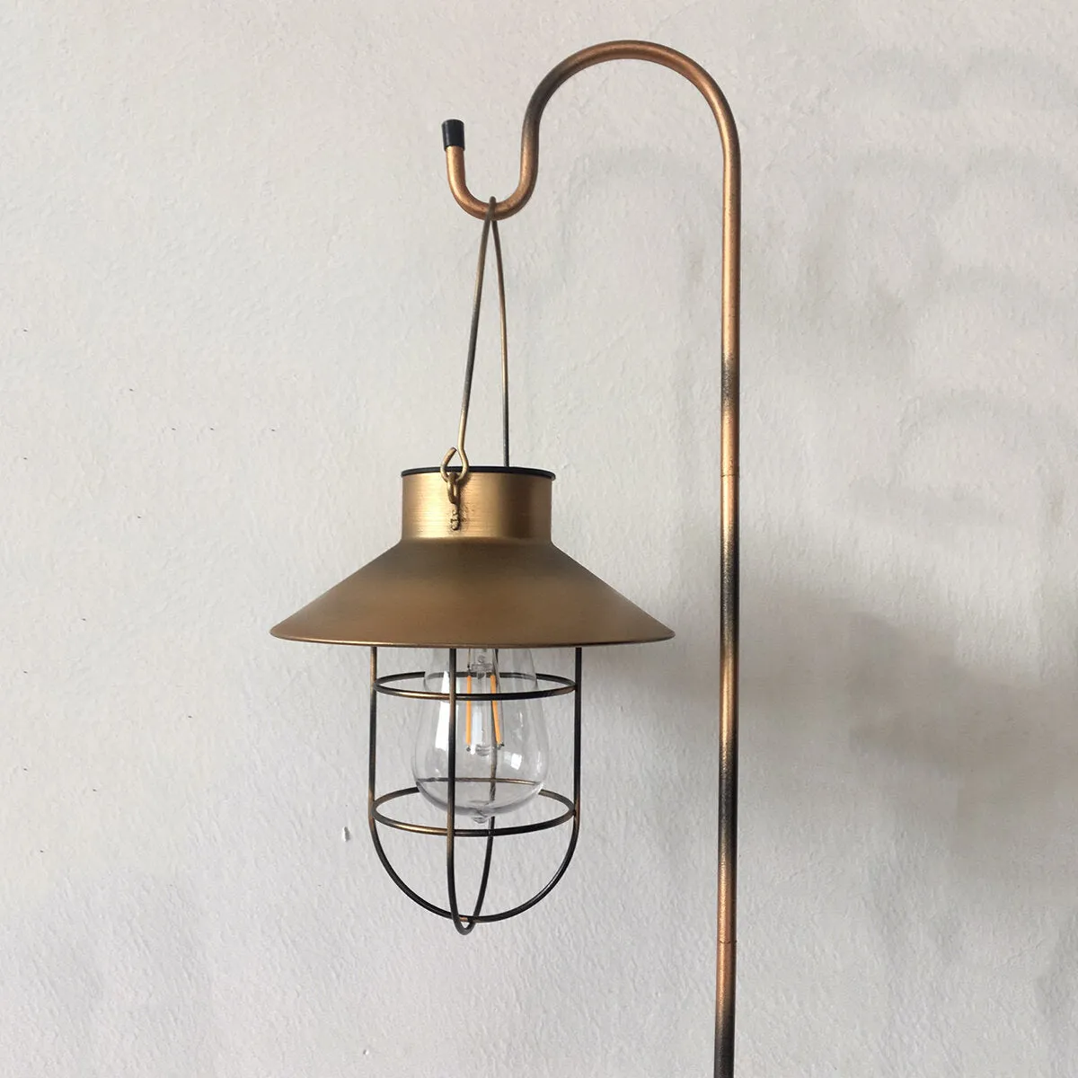 Black/Bronze Retro Solar Powered  Lantern Outdoor Hanging Solar Light Vintage Lamp With Warm