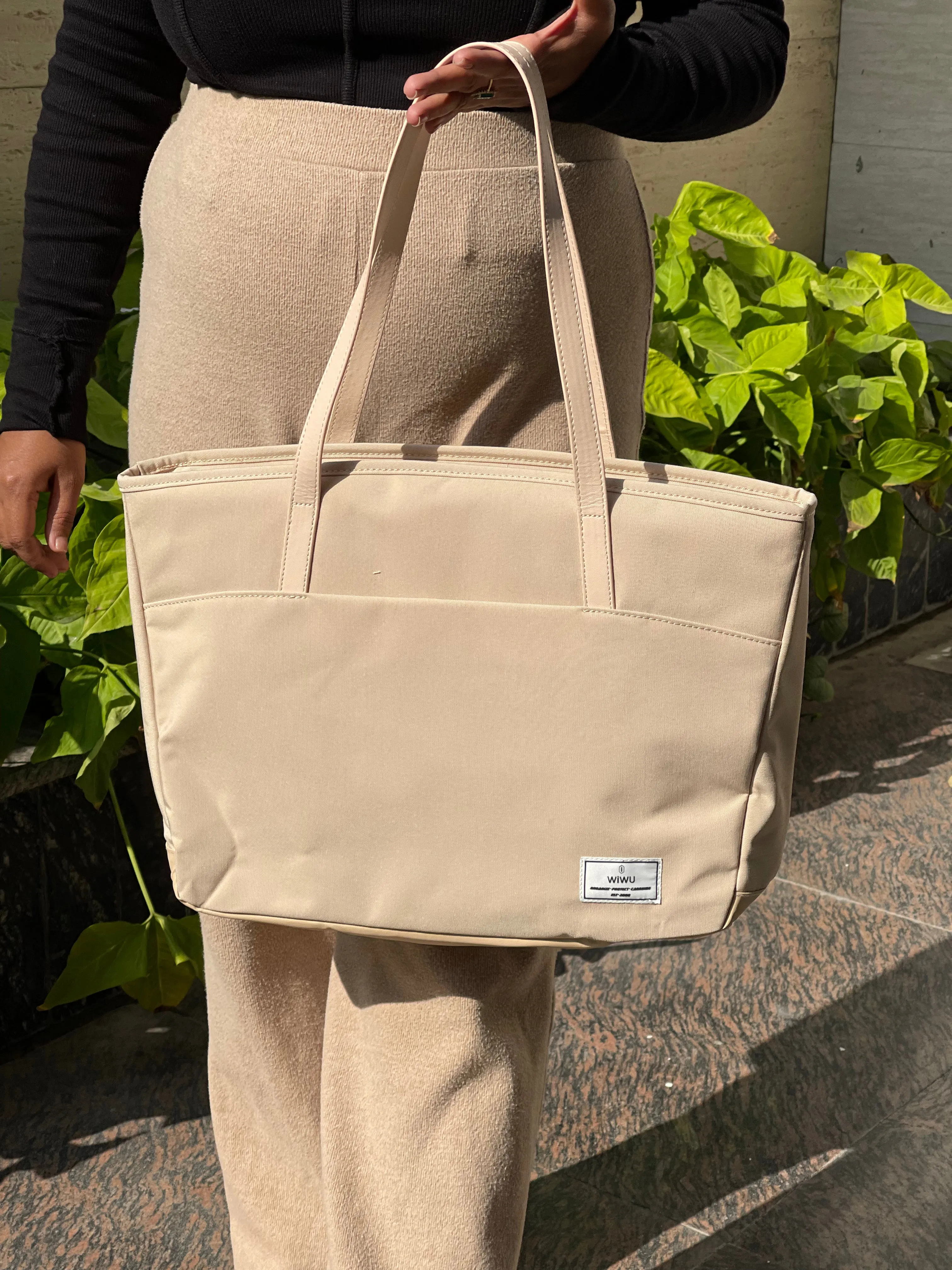 Catfat Ora Tote bag