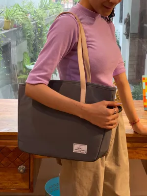 Catfat Ora Tote bag