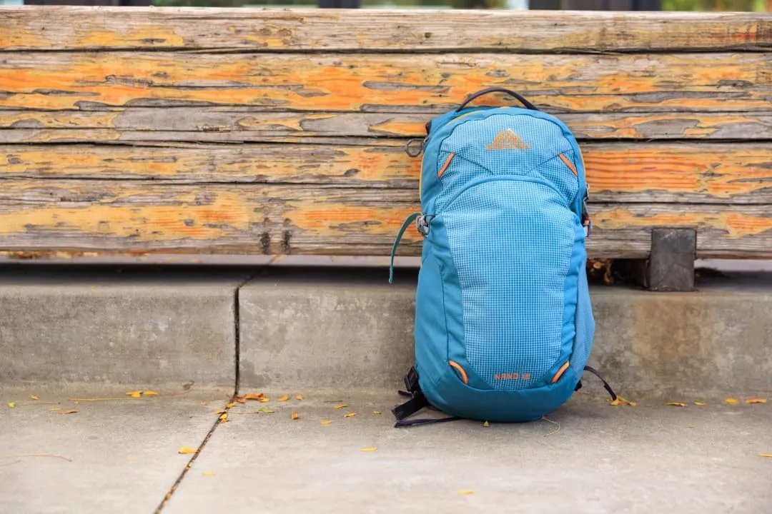 Gregory Nano 18L Unisex Day Hiking/Commuter/Active Travel Backpack, Breathable Backpanel, Hydration Port, One Size Fits All, Rio Blue