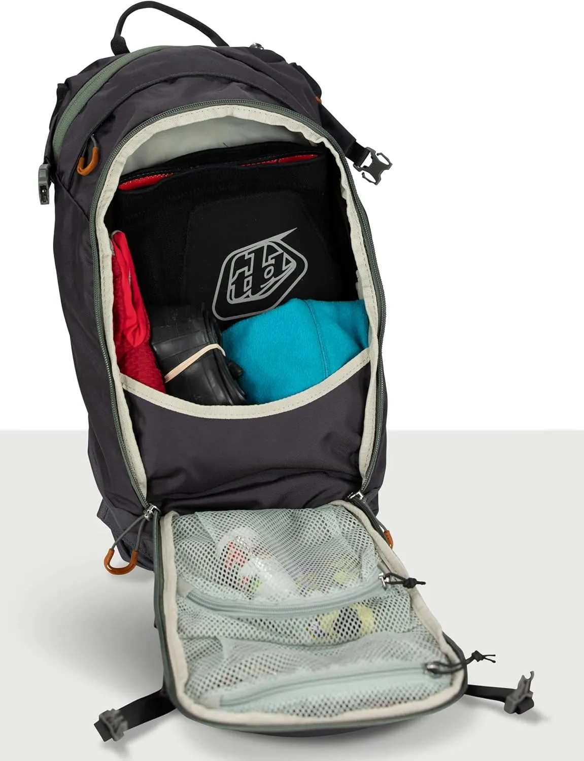 OspreySiskin 8 w/Res Black O/S