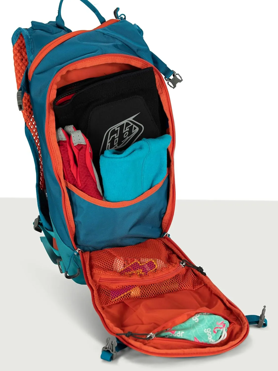 OspreySiskin 8 w/Res Ultimate Red O/S