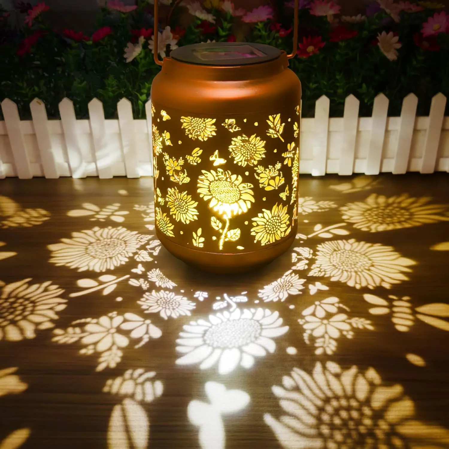 Sunflower Solar Lantern Outdoor Waterproof, Metal Hanging Solar Powered Lantern Light, Birthday Gardening Gifts for Women Mom Grandma, , Garden Decor for Yard, Patio, Porch, Backyard Balcony